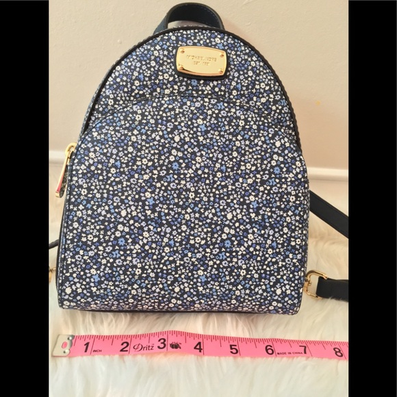 LAST ONE! NWT Michael Kors Abbey XS Backpack - Picture 7 of 8